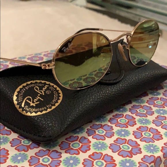 Ray-Ban Sunglasses - Picture 2 of 5